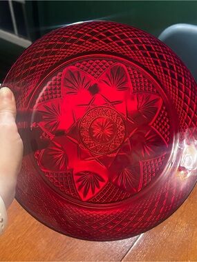 Vintage luminarc antique ruby set 2 plates